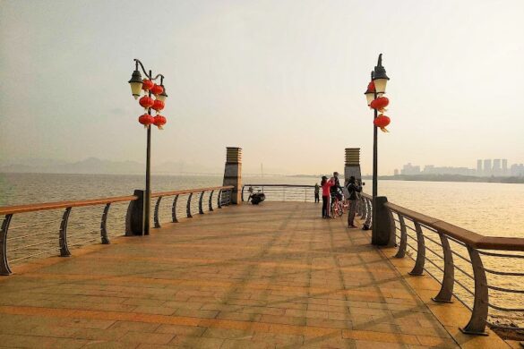 Shenzhen Bay Park - SillySuitcase