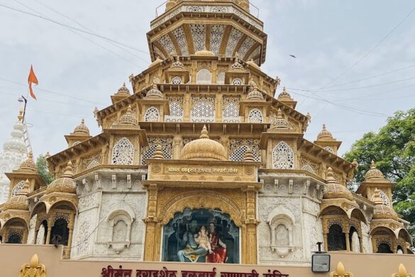 Shrimant Dagdusheth Halwai Ganpati Mandir - SillySuitcase