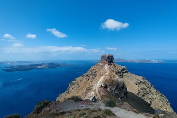 Skaros Rock - SillySuitcase