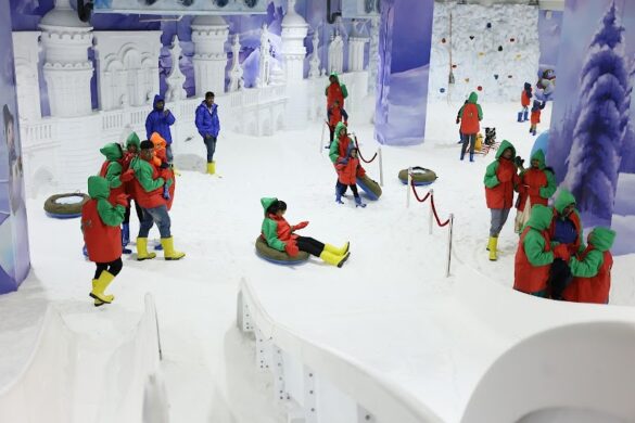 Snow Kingdom Mumbai - SillySuitcase