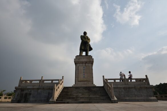 Sun Wen Memorial Park - SillySuitcase