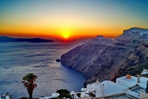 Sunset Fira - SillySuitcase