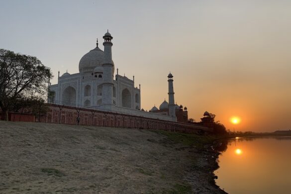Taj Yamuna View Point - SillySuitcase