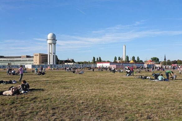 Tempelhofer Feld - SillySuitcase