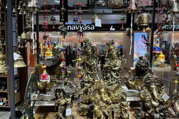 The Bombay Store Inorbit Mall Malad Mumbai - SillySuitcase
