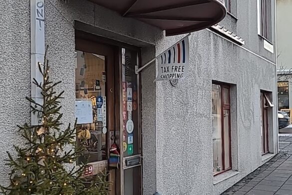 The Handknitting Association Of Iceland - SillySuitcase