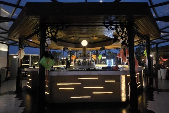 The Palm Burj Best Rooftop Best Lounge Best Club Best Pub Best Restaurant In Agra - SillySuitcase
