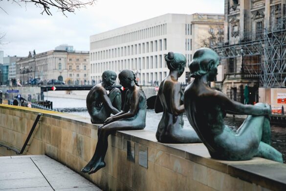 Three Girls One Boy Statue - SillySuitcase