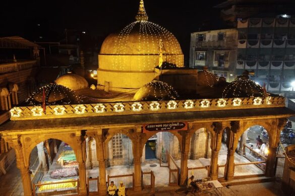 Tomb Of Khudawand Khan - SillySuitcase