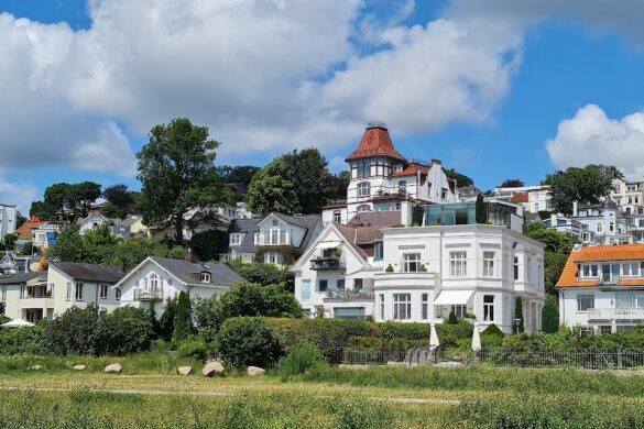 Treppenviertel Blankenese - SillySuitcase