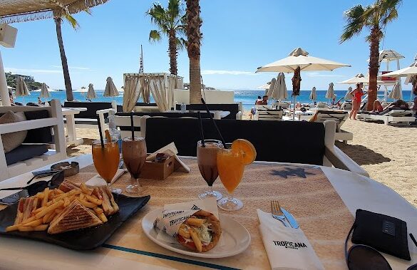 Tropicana Beach Bar Restaurant - SillySuitcase
