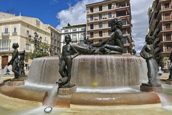Turia Fountain - SillySuitcase