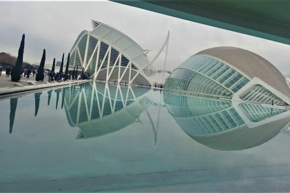 Valencia Tour Guides Gu As Tur Sticos - SillySuitcase