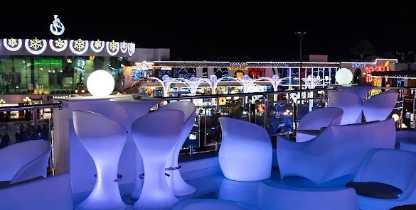 View Lounge - SillySuitcase