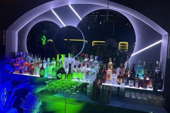 Voodoo Bar Santorini - SillySuitcase