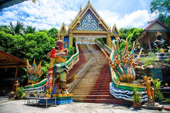 Wat Khao Rang Samakkhitham - SillySuitcase