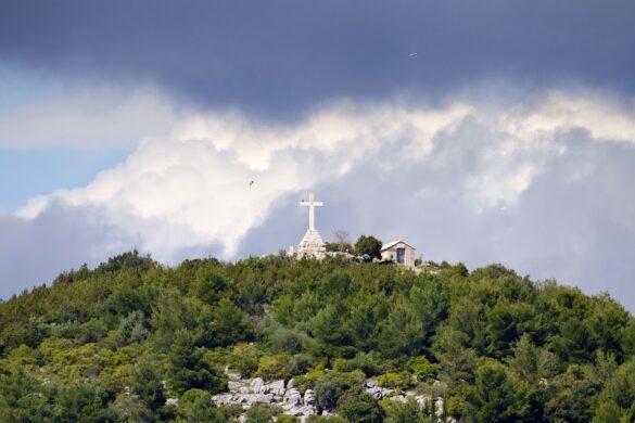 White Cross Glavica Hill - SillySuitcase