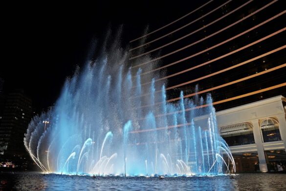 Wynn Macau Fountain - SillySuitcase