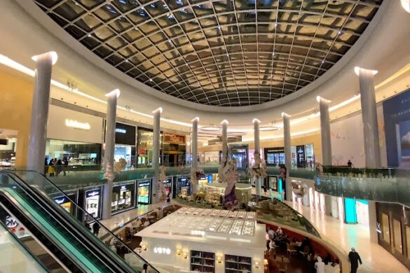 Yas Mall - SillySuitcase