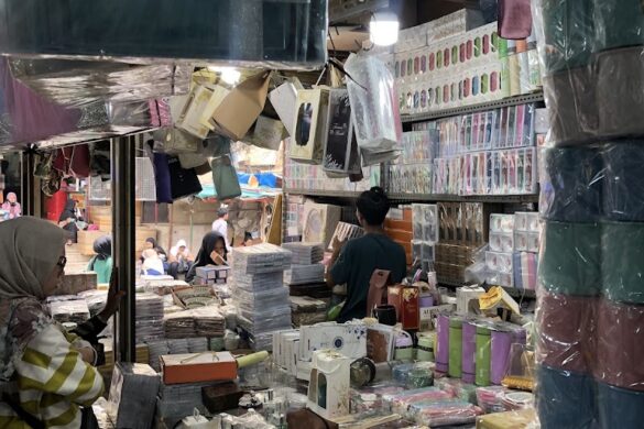 Asemka Market - SillySuitcase