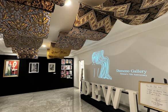 Galeri Demono - SillySuitcase