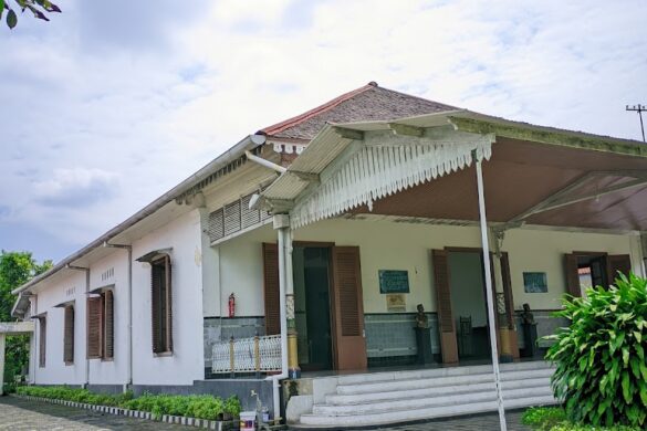 Jogja Walking Tour Jogja Good Guide - SillySuitcase