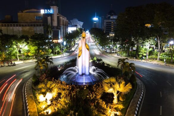 Monumen Bambu Runcing - SillySuitcase