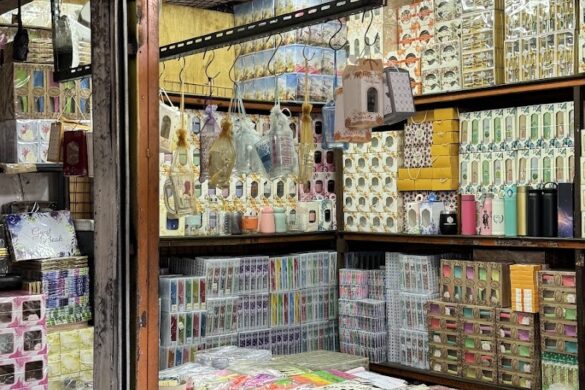 Mulia Jaya Souvenir Jakarta - SillySuitcase