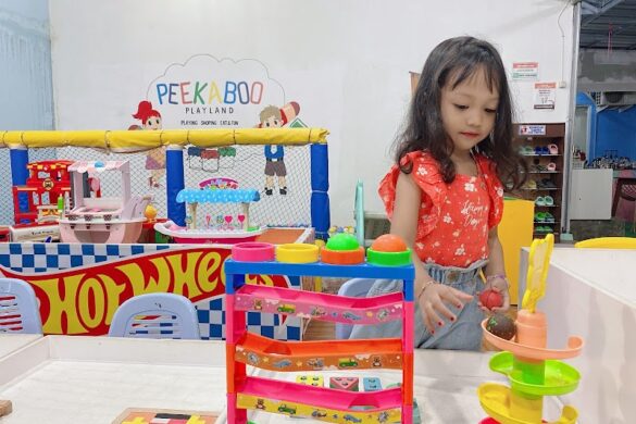 Peekaboo Play Land - SillySuitcase