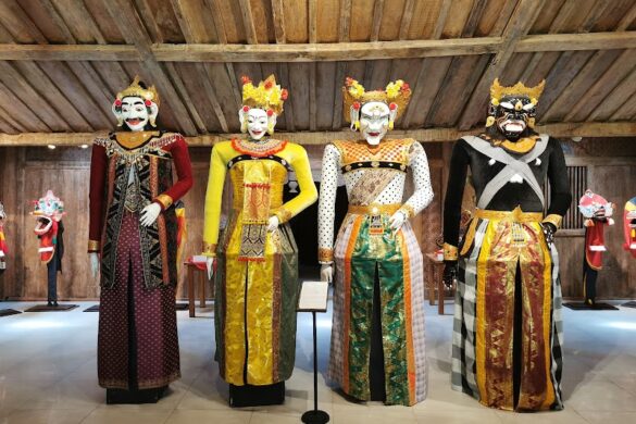 Setia Darma House Of Mask And Puppets - SillySuitcase