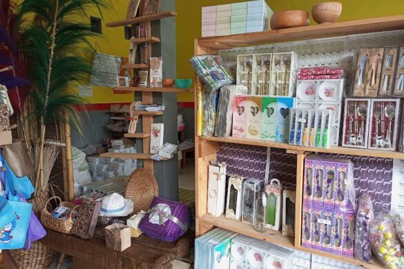Souvenir Jogja Ira - SillySuitcase