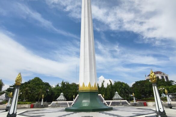 Taman Tugu Pahlawan - SillySuitcase