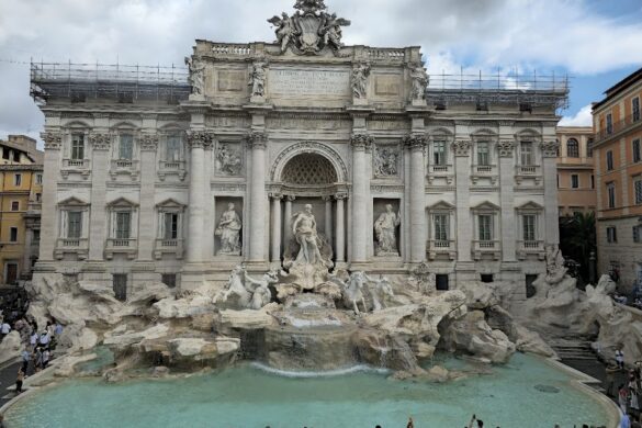 Trevi Fountain - SillySuitcase