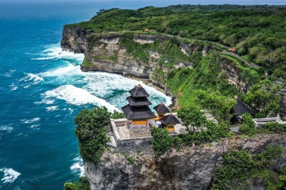 Uluwatu Temple - SillySuitcase