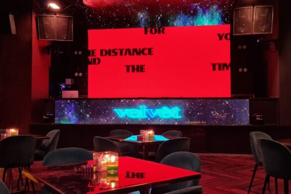 Velvet Dine Club - SillySuitcase