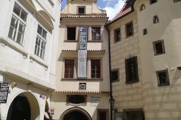 Tmpl42U41Yr - SillySuitcase