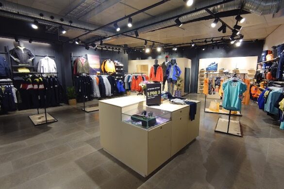Tmpwc1H3 Ey - SillySuitcase